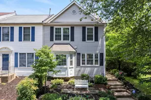 33 Pepper Tree Ct, Warrenton, VA 20186 - Photo 1