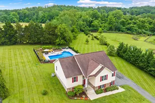 7025 Sycamore Springs Dr, Warrenton, VA 20187 - Photo 1