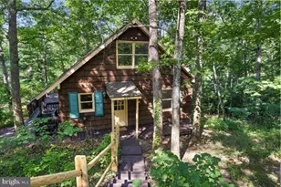 227 Lakeview Dr, Cross Junction, VA 22625 - Photo 1