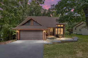 205 Fairway Cir, Cross Junction, VA 22625 - Photo 1