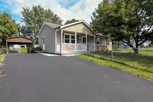 208 Crest Cir, Winchester, VA 22602 - Photo 1