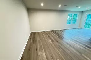 622 Laurelwood Cir, Winchester, VA 22601 - Photo 1