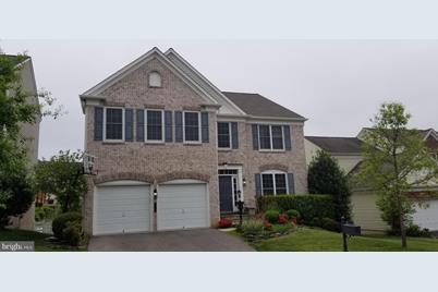 8171 Douglas Fir Dr Lorton Va 22079 Mls Vafx1057056 Coldwell