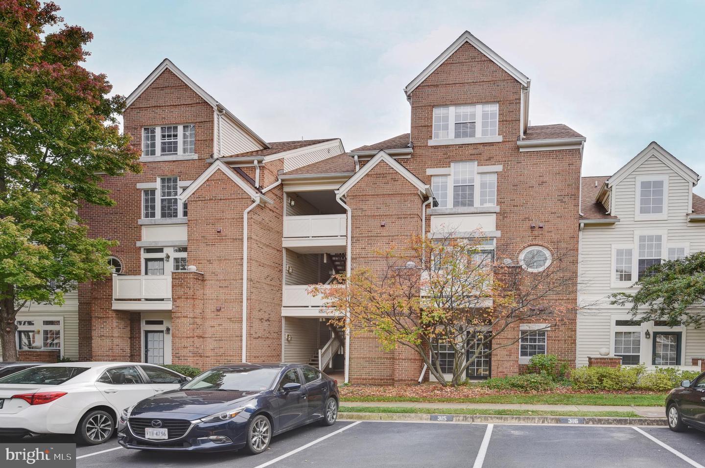 65 Brindle Heath Way 293 Alexandria Va Mls Vafx Coldwell Banker