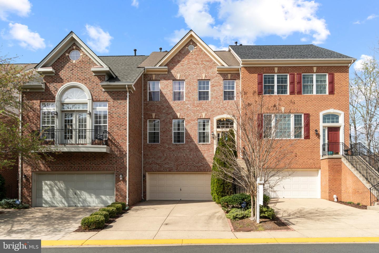 1913 Logan Manor Dr, Reston, VA 20190 - MLS VAFX2062414 - Coldwell Banker