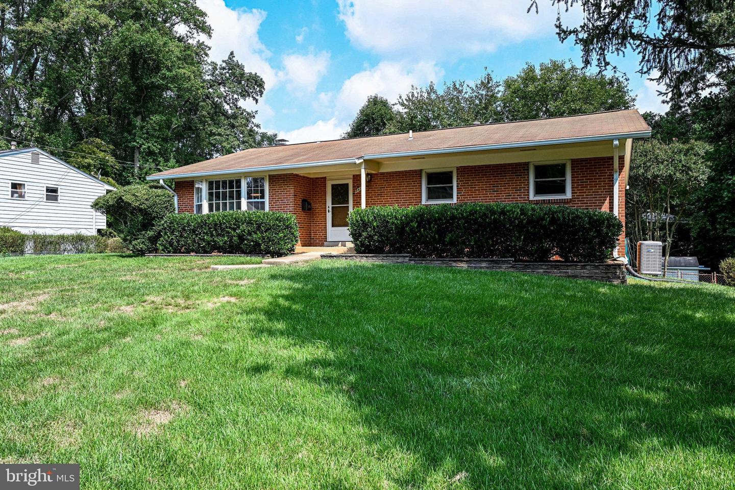 8416 Stonewall Dr, Vienna, VA 22180 MLS VAFX2102378 Coldwell Banker