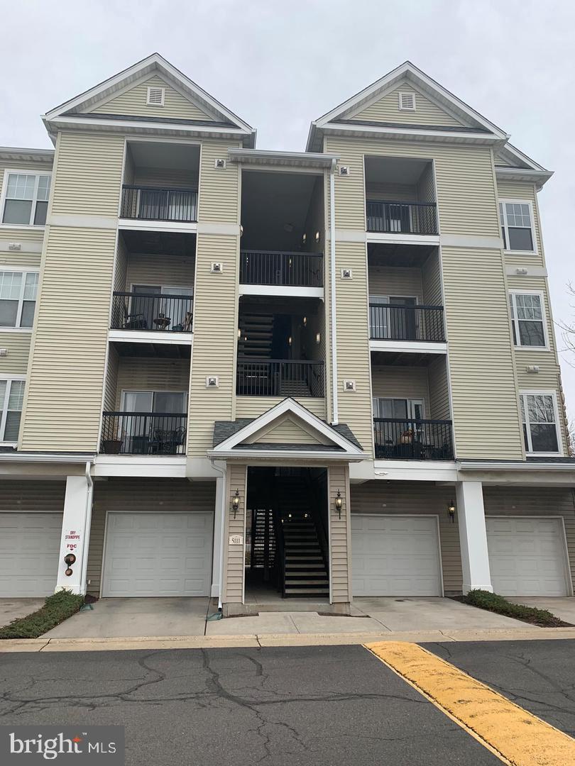 5111J Travis Edward Way J, Centreville, VA 20120 MLS VAFX2113466