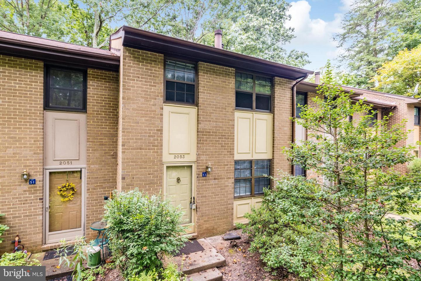 2053 Headlands Cir, Reston, VA 20191 MLS VAFX2113800 Coldwell Banker