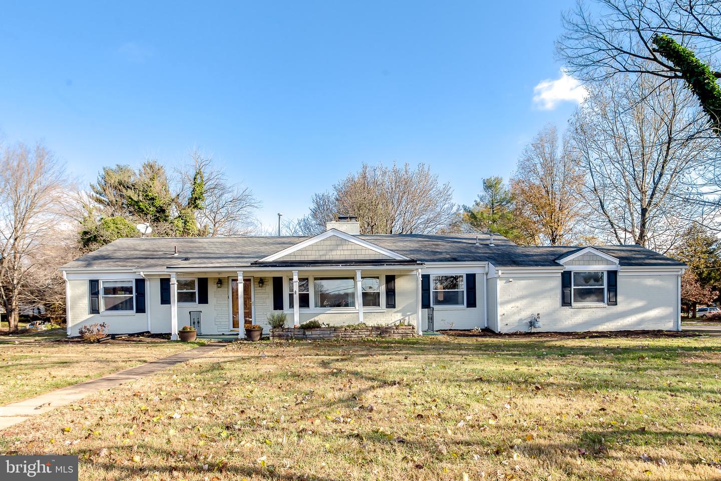 1306 Lyons St, Great Falls, VA 22066 MLS VAFX2120262 Coldwell Banker