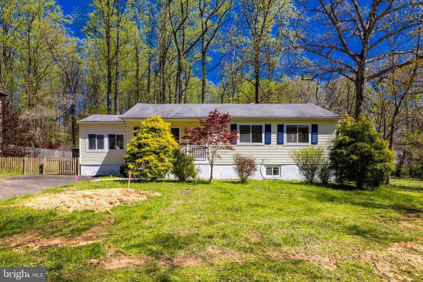 725 Ellsworth Ave, Great Falls, VA 22066 MLS VAFX2121344 Coldwell