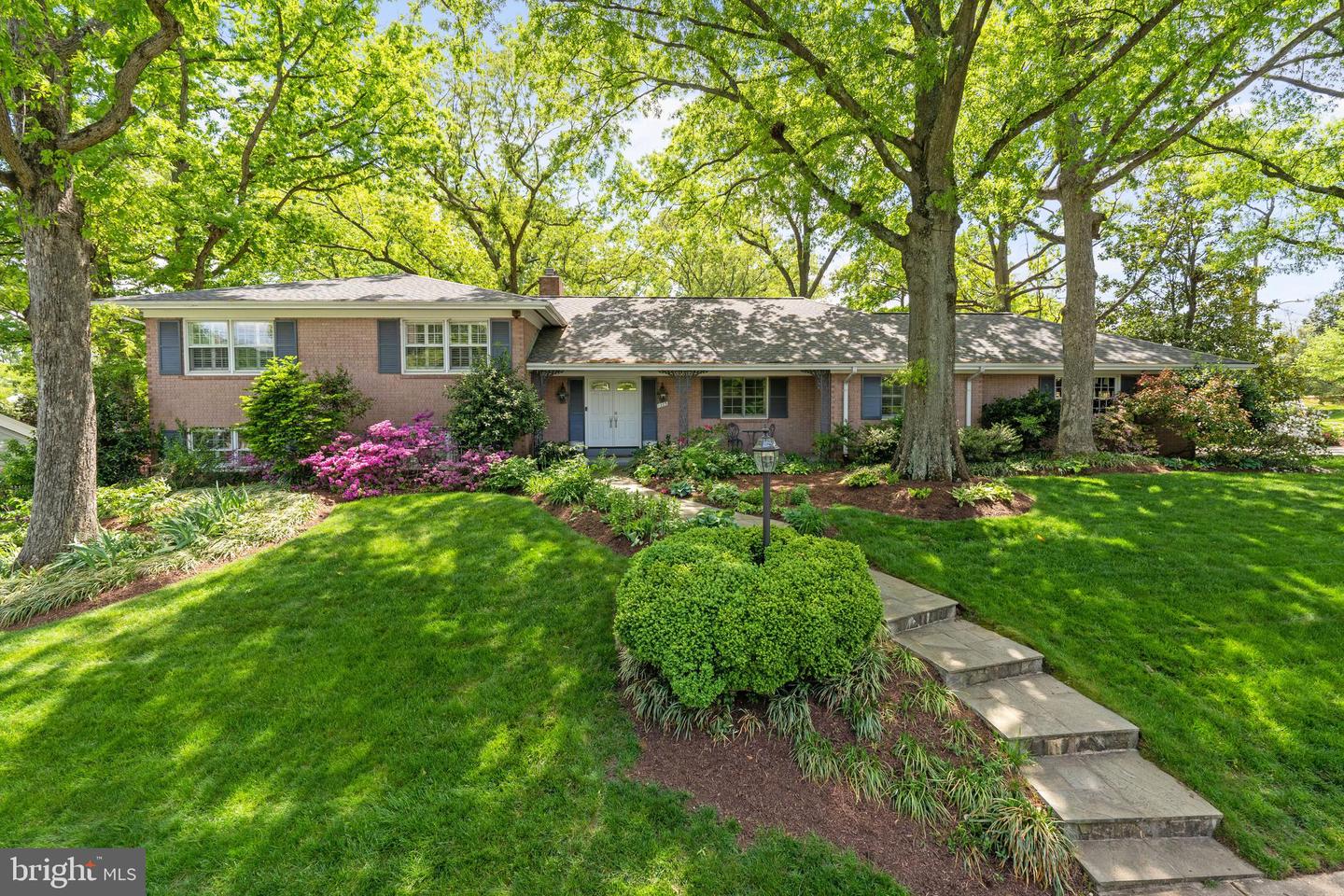 1203 Villamay Blvd, Alexandria, VA 22307 MLS VAFX2124756 Coldwell