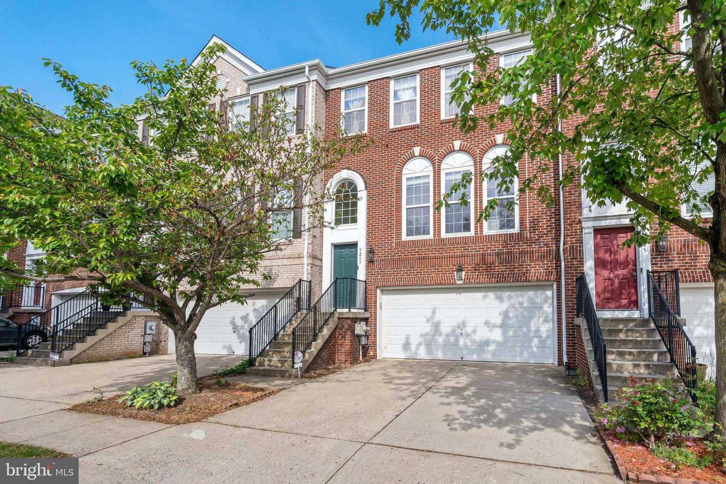 5243 Jule Star Dr, Centreville, VA 20120 MLS VAFX2126794 Coldwell