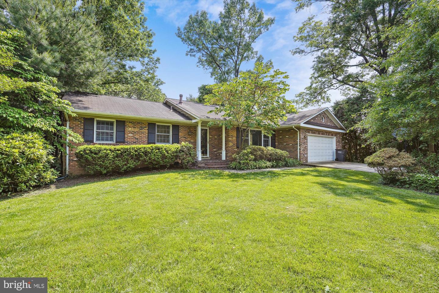 8011 Birnam Wood Dr, McLean, VA 22102 MLS VAFX2130636 Coldwell Banker