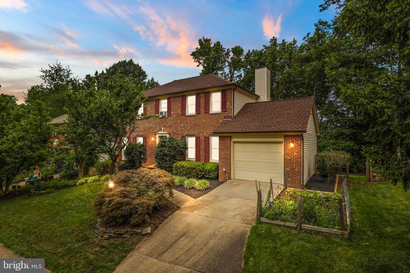 5707 Regimental Ct, Centreville, VA 20120 MLS VAFX2135140 Coldwell