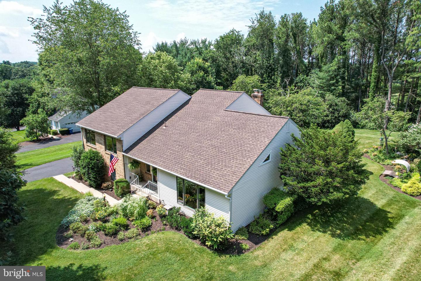 1402 Park Lake Dr, Reston, VA 20190 MLS VAFX2136392 Coldwell Banker