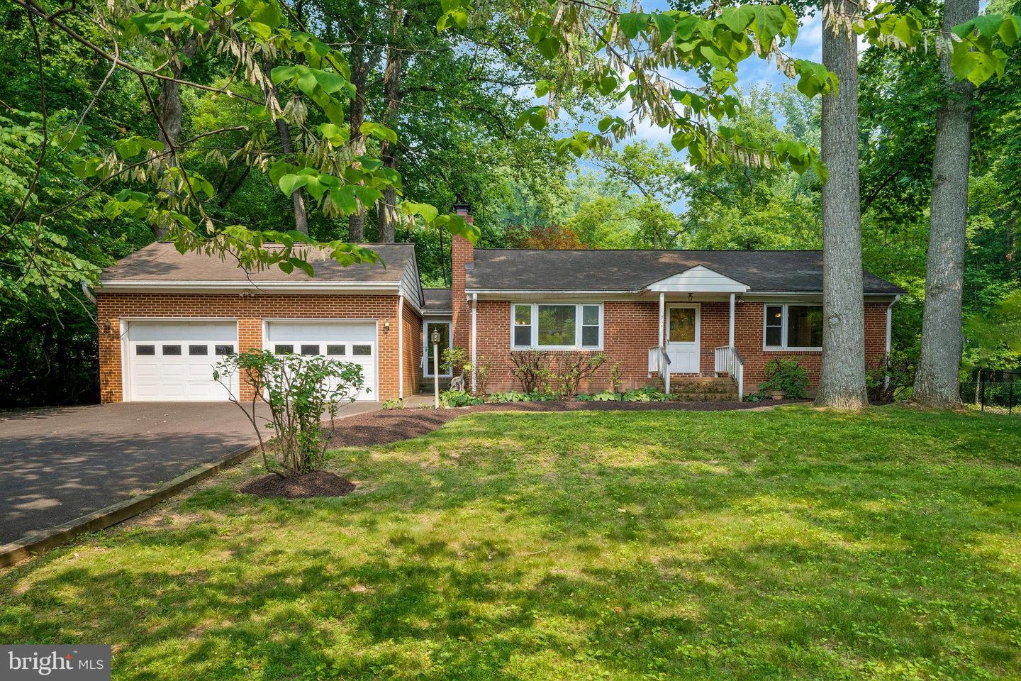 709 Ellsworth Ave, Great Falls, VA 22066 MLS VAFX2139998 Coldwell