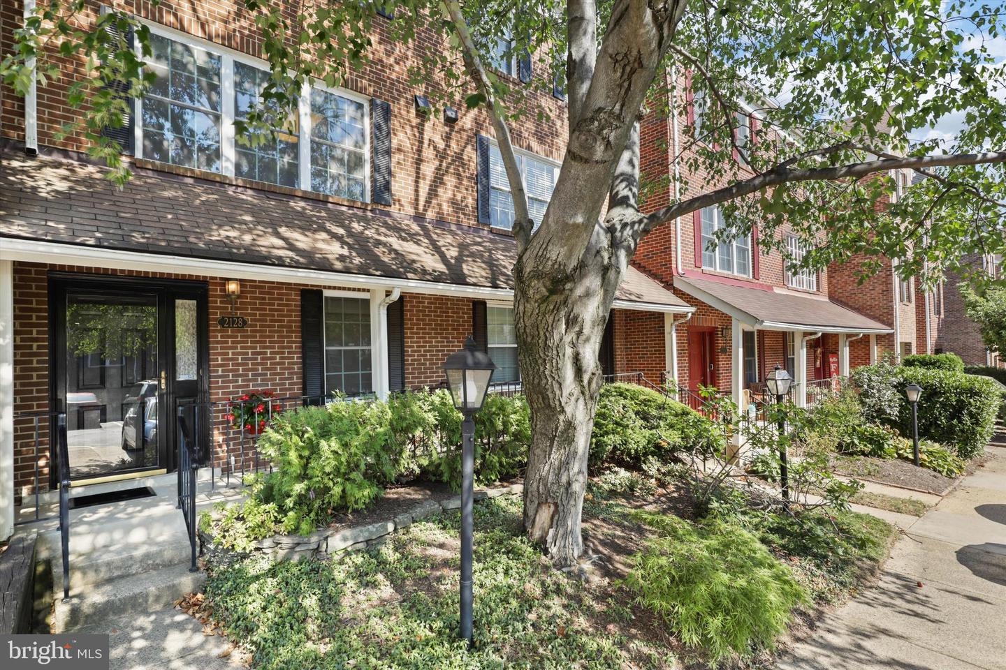 2128 Hutchison Grove Ct, Falls Church, VA 22043 MLS VAFX2146932