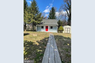 624 Walker Road, Great Falls, VA 22066 - Photo 1