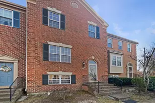 5493 Middlebourne Ln, Centreville, VA 20120 - Photo 1