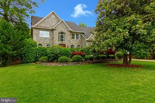 2504 Sherwood Hall Ln, Alexandria, VA 22306 - Photo 1