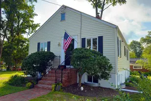 7001 Memorial Heights Dr, Alexandria, VA 22306 - Photo 1