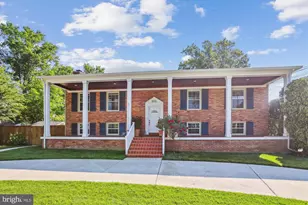 101 Oakmont Ct NE, Vienna, VA 22180 - Photo 1