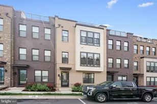 4739 Lacey Mnr Pl, Chantilly, VA 20151 - Photo 1