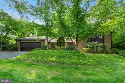 10862 Meadowland Drive, Oakton, VA 22124 - Photo 1