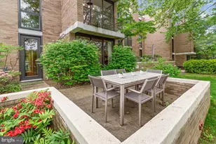 1690 Chimney House Rd, Reston, VA 20190 - Photo 1