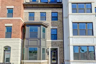 104 Market Square NW, Vienna, VA 22180 - Photo 1