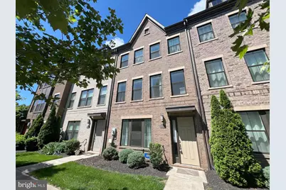 13666 Air and Space Museum Parkway, Herndon, VA 20171 - Photo 1