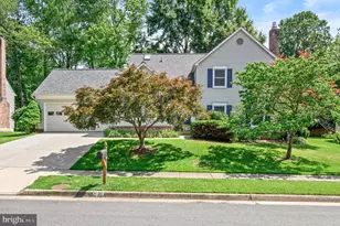 5261 Dunleigh Dr, Burke, VA 22015 - Photo 1