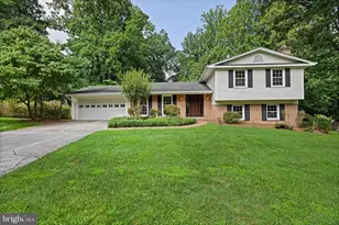 1001 Pickett Pl SW, Vienna, VA 22180 - Photo 1