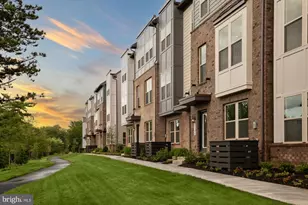 2124 Acadia Rd, Herndon, VA 20170 - Photo 1