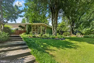 2307 Sherwood Hall Ln, Alexandria, VA 22306 - Photo 1