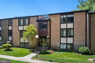 9733 Kings Crown Ct, Fairfax, VA 22031 - Photo 1