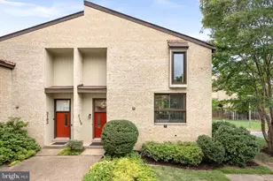 3180 Readsborough Ct, Fairfax, VA 22031 - Photo 1