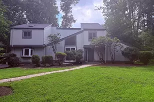 3210 Cobb Hill Ln, Oakton, VA 22124 - Photo 1