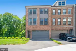 5191 Ridgeview Retreat Dr, Chantilly, VA 20151 - Photo 1