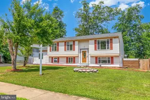 4502 Cub Run Rd, Chantilly, VA 20151 - Photo 1