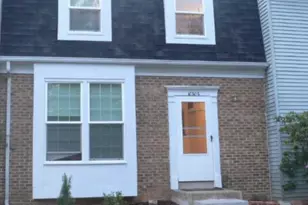 10306 Mockingbird Pond Ct, Burke, VA 22015 - Photo 1