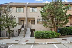 3895 Steppes Ct, Falls Church, VA 22041 - Photo 1