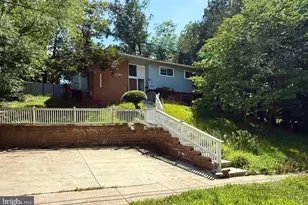 7717 Glenister Dr, Springfield, VA 22152 - Photo 1