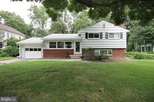 907 Hillcrest Dr SW, Vienna, VA 22180 - Photo 1