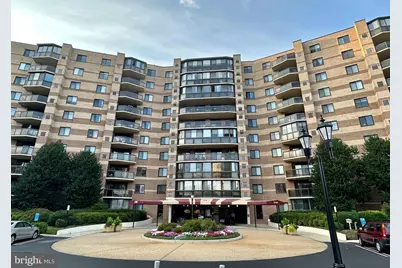 8380 Greensboro Drive #925, McLean, VA 22102 - Photo 1