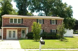 13707 Smallwood Ct, Chantilly, VA 20151 - Photo 1