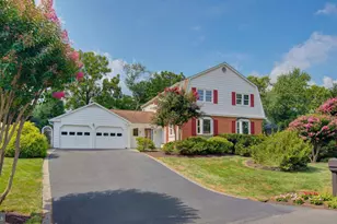 10405 Trumpeter Ct, Vienna, VA 22182 - Photo 1