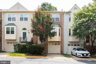 6113 George Baylor Dr, Centreville, VA 20121 - Photo 1