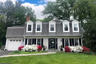 9811 Meadow Knoll Ct, Vienna, VA 22181 - Photo 1