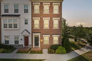 5280 Ridgeview Retreat Dr, Chantilly, VA 20151 - Photo 1